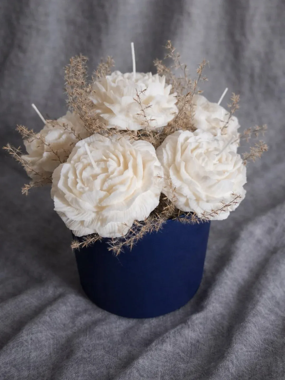 Rucno radena svijeca od pcelinjeg voska